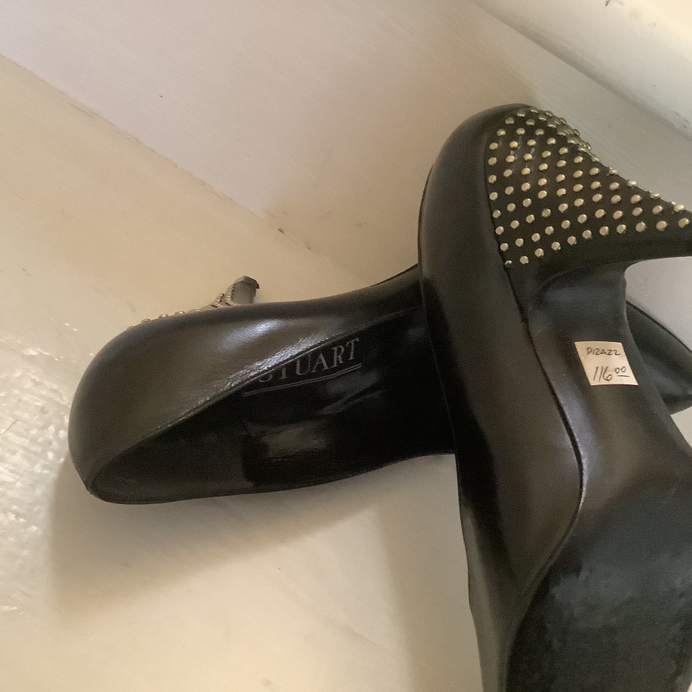 STUART pumps.  Black size 7M - might run on the narrow side.